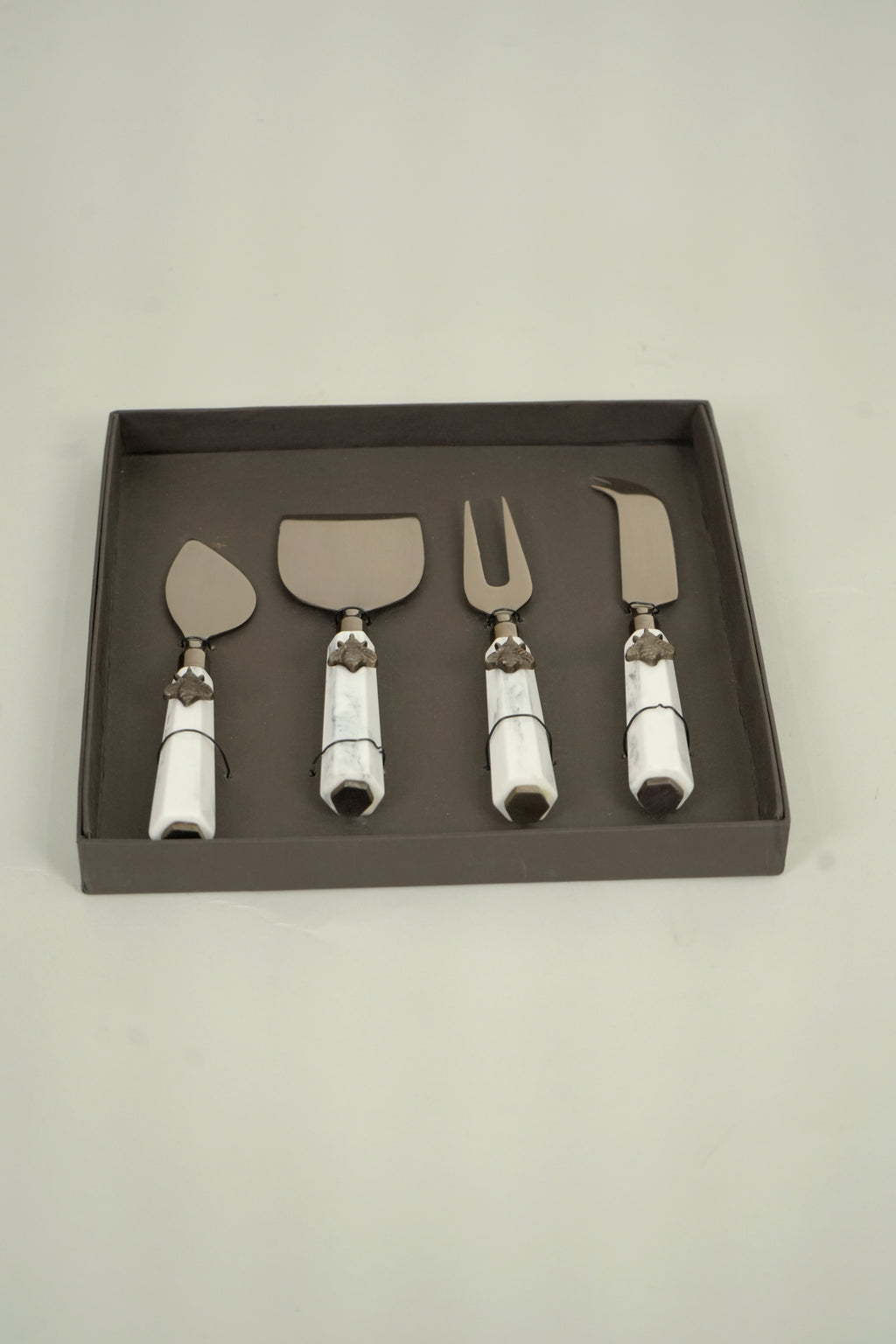 Golden Hive Cheese Knives (Set of 4 pcs)